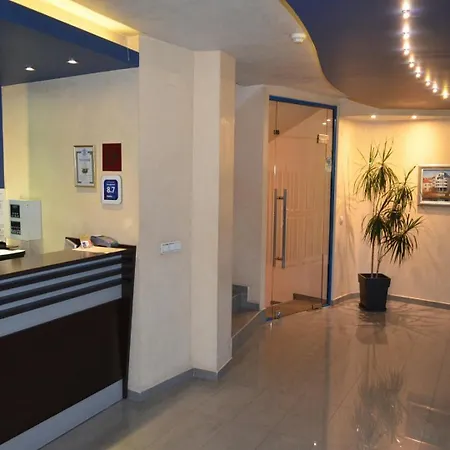 Riverside Family Hotel 3*