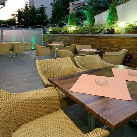 Riverside Family Hotel 3*