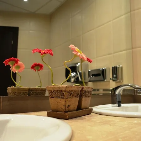 Riverside Family Hotel