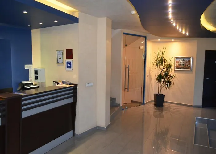 Riverside Family Hotel 3*