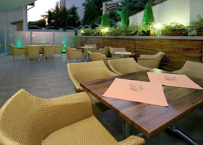 Riverside Family Hotel 3*